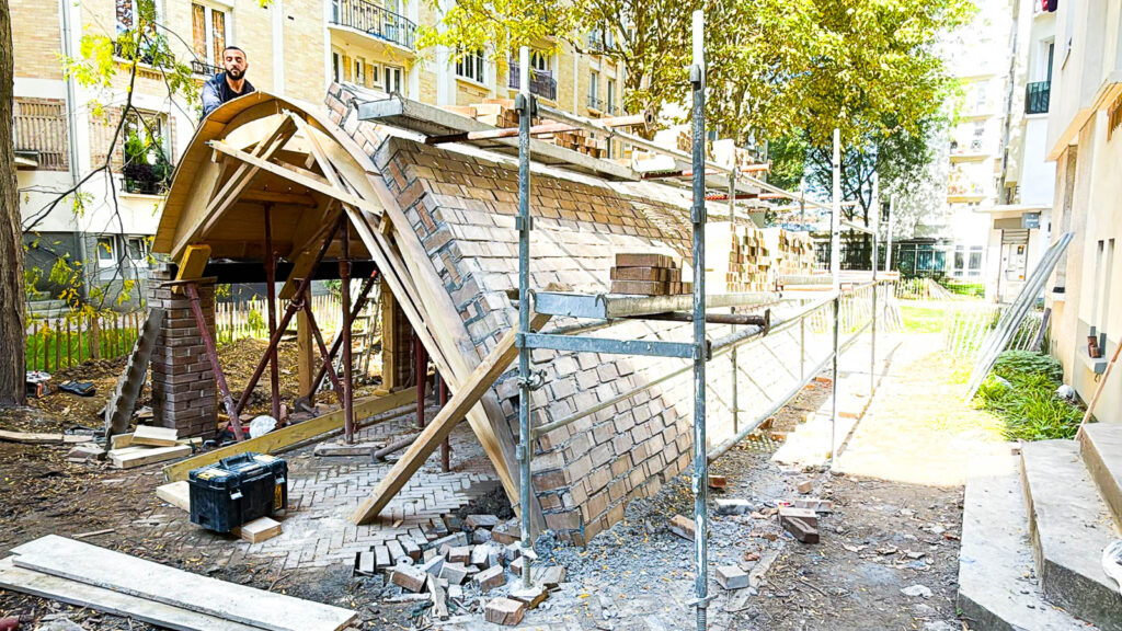 Conduite de travaux par un architecte : chantier de charpente bois suivi par KOYA